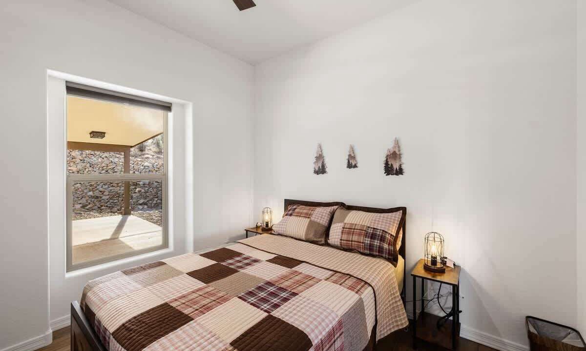 Photo of Bedroom in Lynx Mountain View Estates