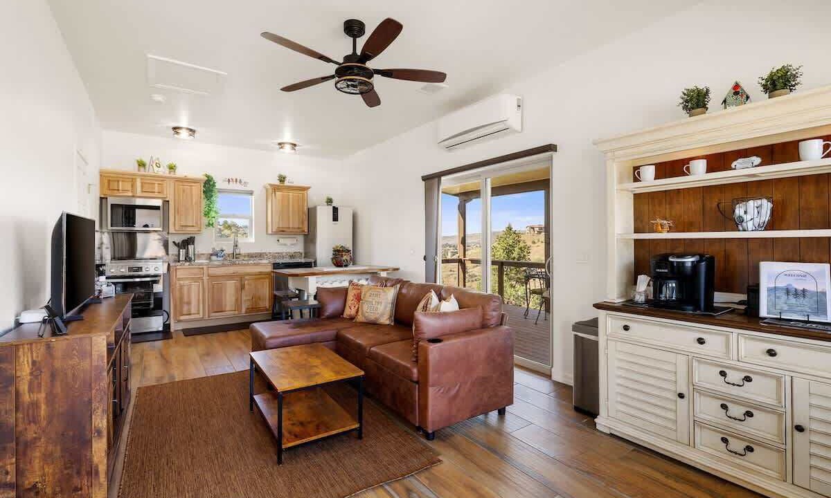 Photo of Livingroom in Lynx Mountain View Estates