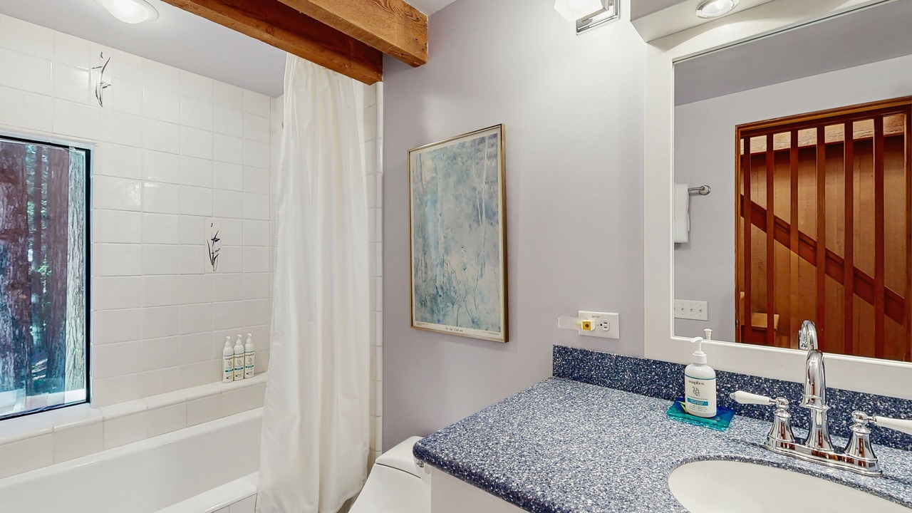 Photo of Bathroom in Sea Ranch