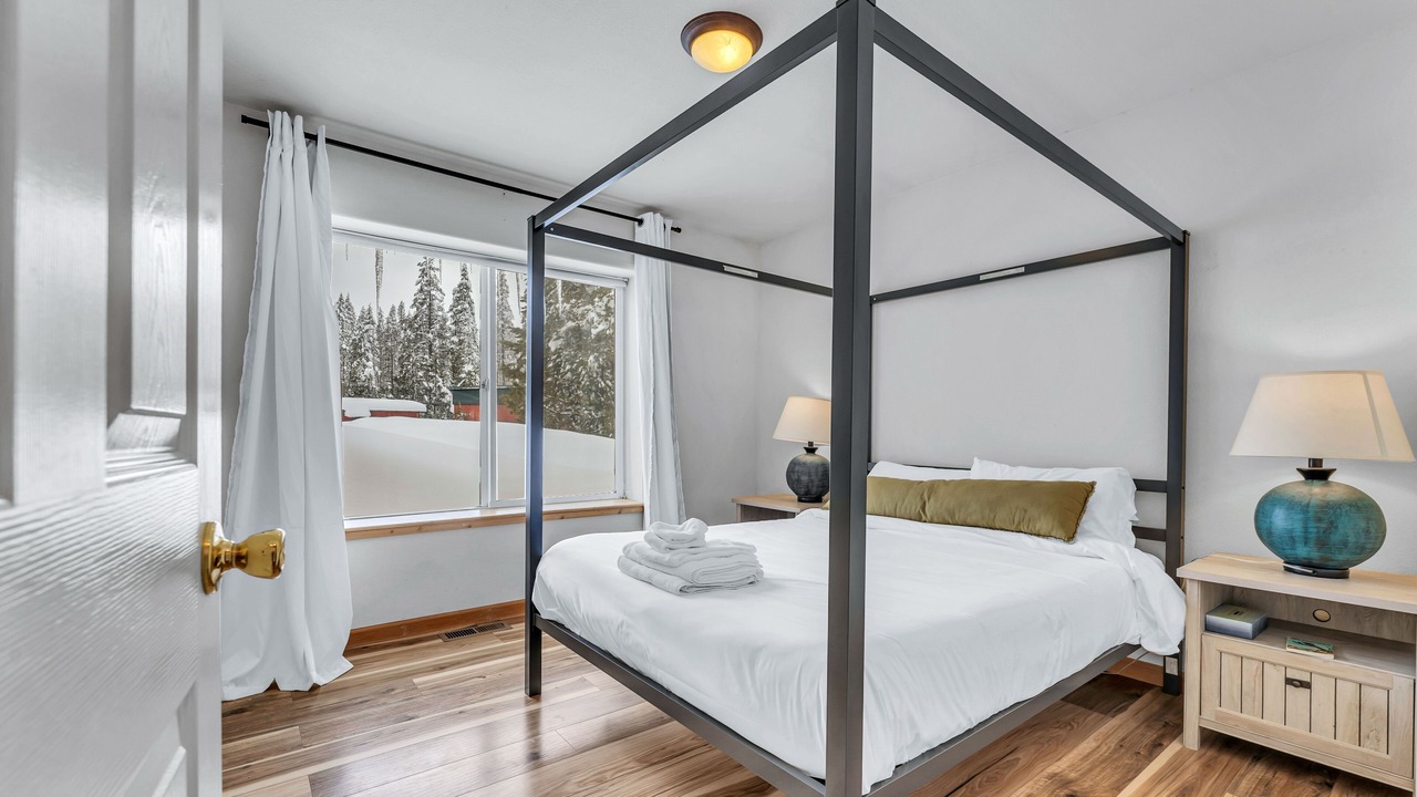 Photo of Bedroom in Tahoe National Forest