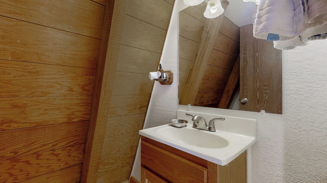 Photo of Bathroom in Blairsden-Graeagle