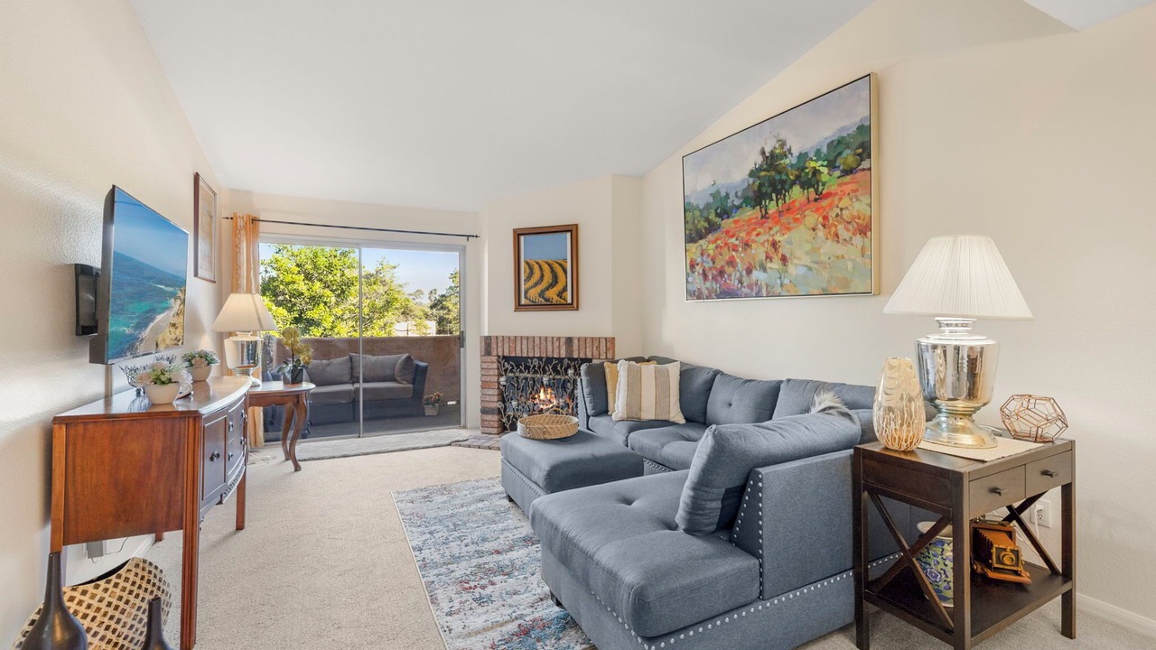 Photo of Livingroom in University City