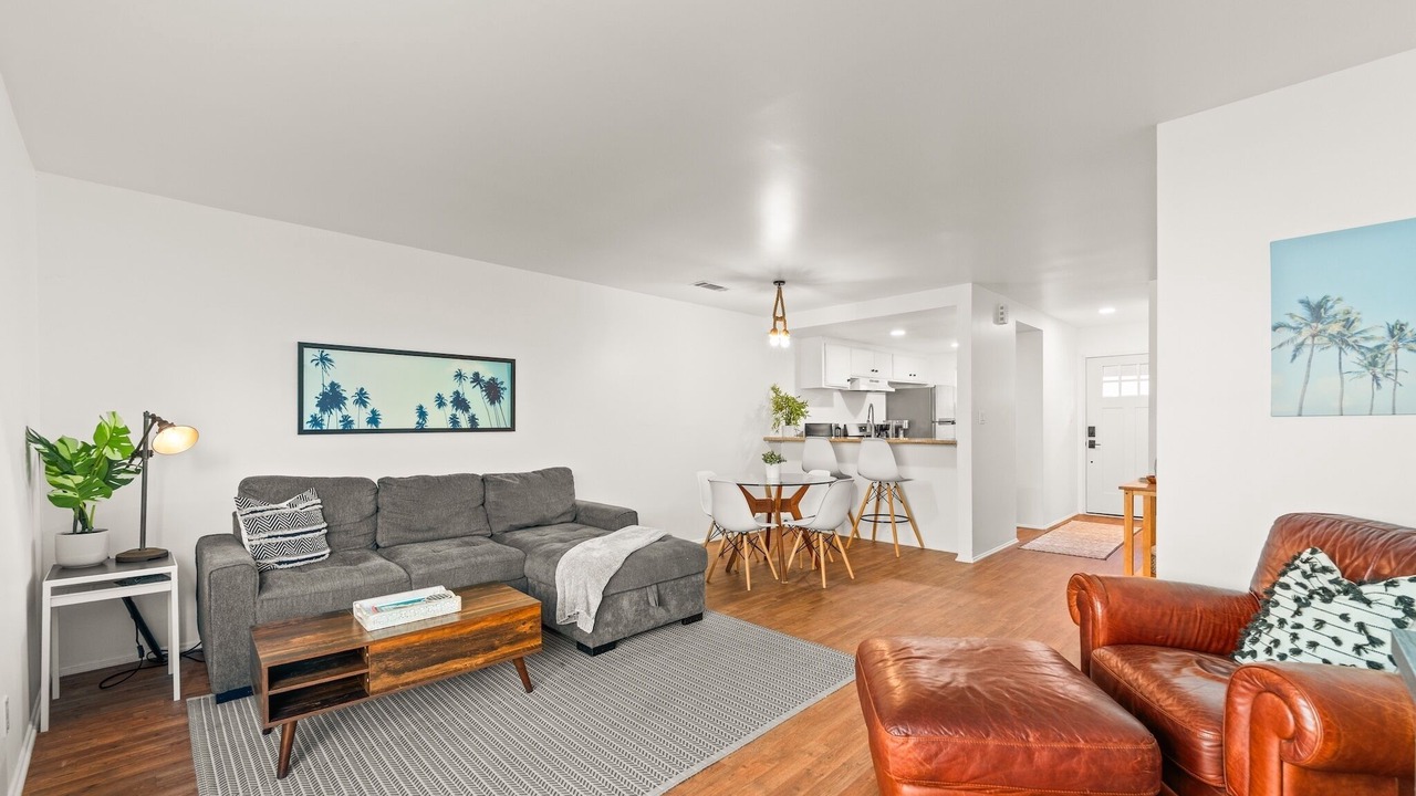 Photo of Livingroom in Pierpont Bay