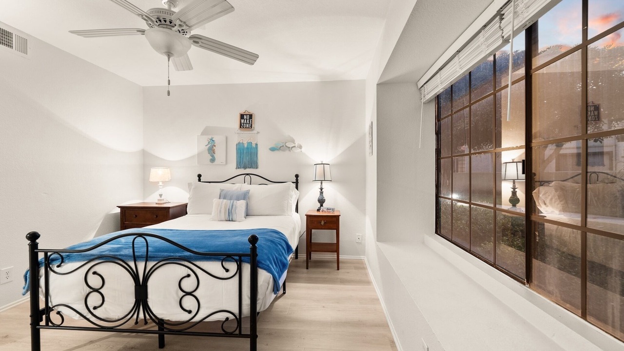 Photo of Bedroom in Oxnard Shores