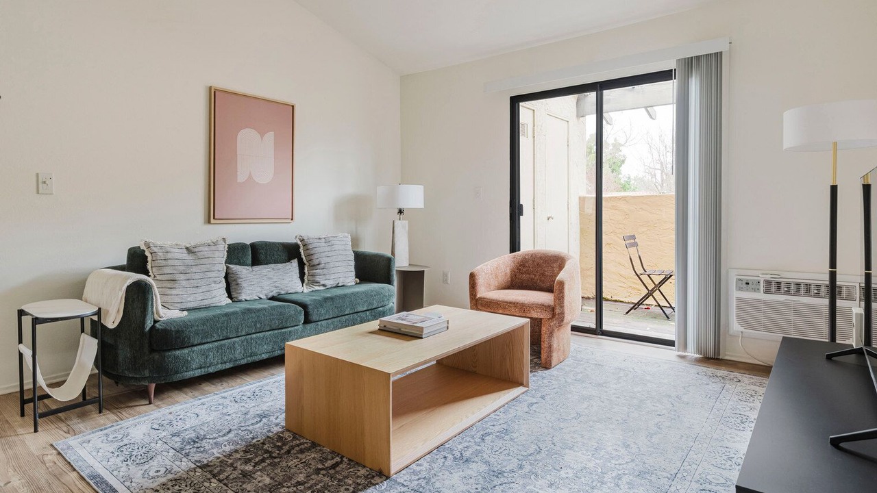 Photo of Livingroom in Shoreline West