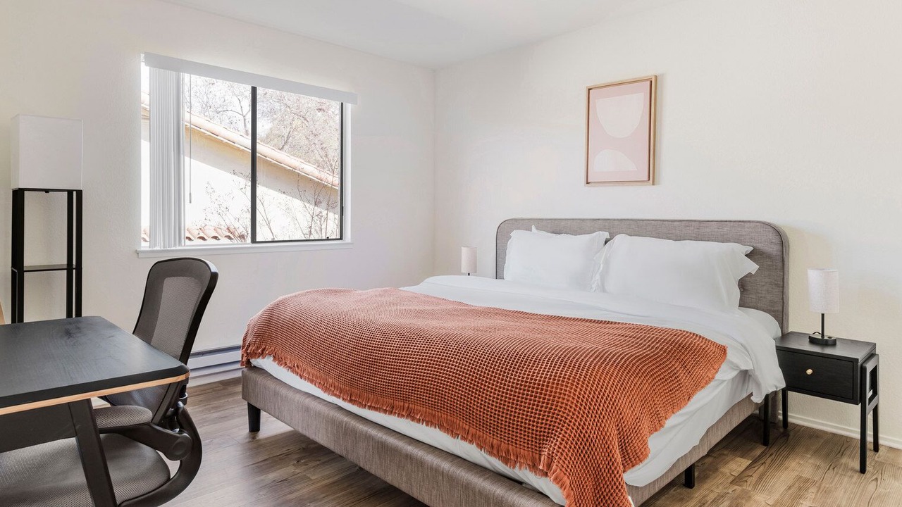 Photo of Bedroom in Shoreline West