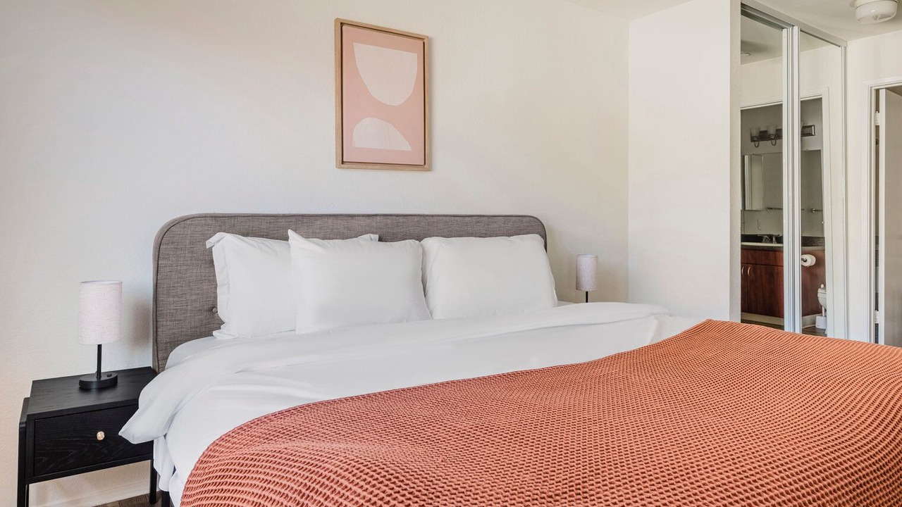 Photo of Bedroom in Shoreline West