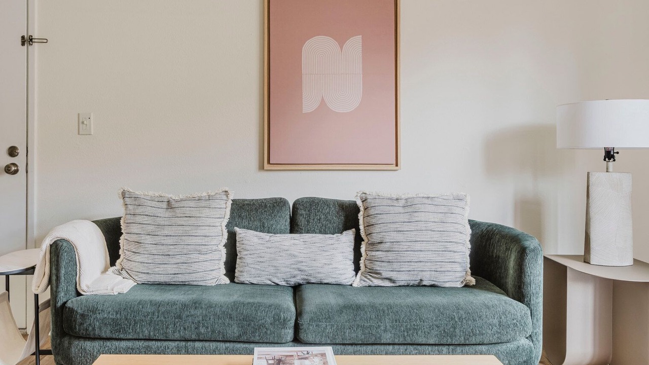 Photo of Livingroom in Shoreline West
