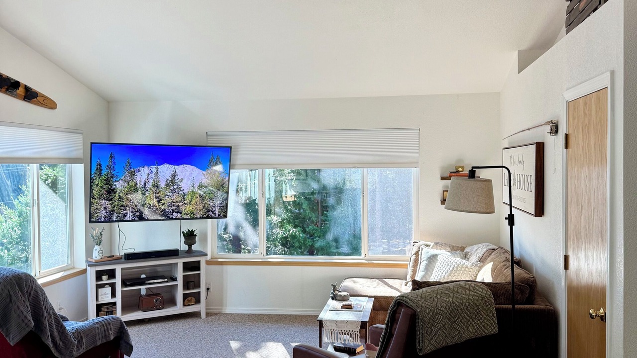 Photo of Livingroom in Lake Almanor Country Club