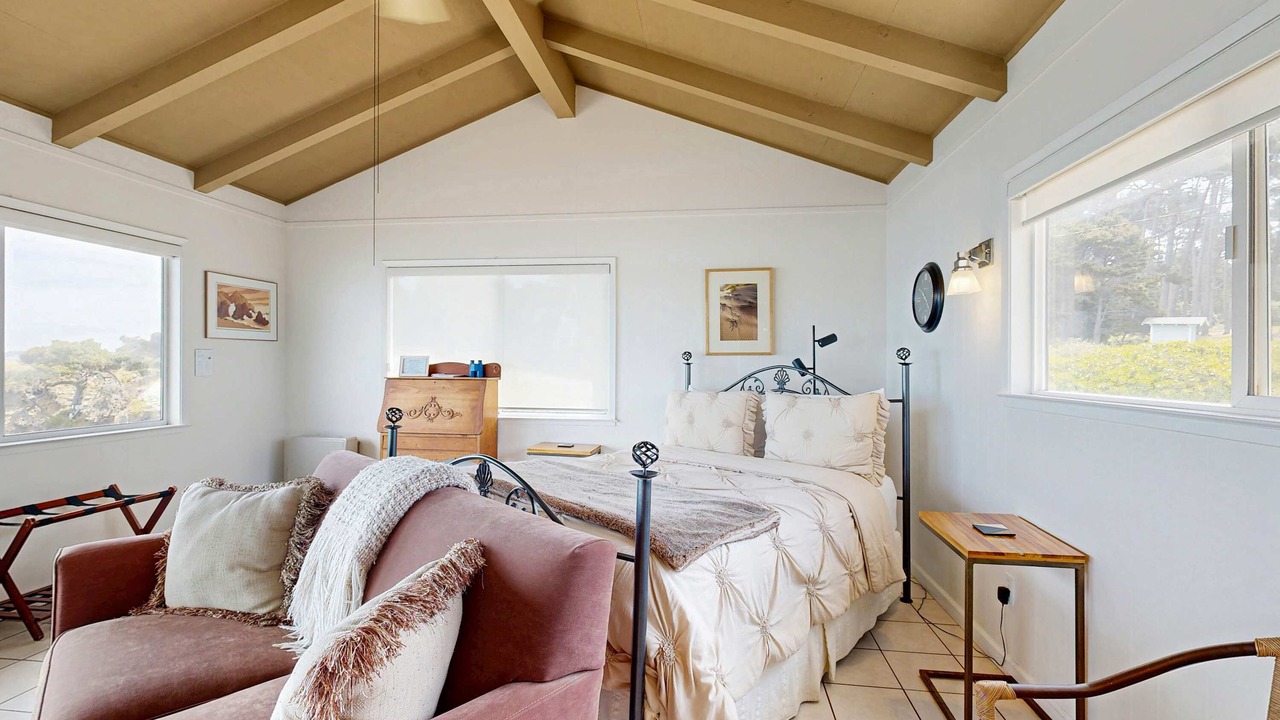 Photo of Bedroom in Fort Bragg