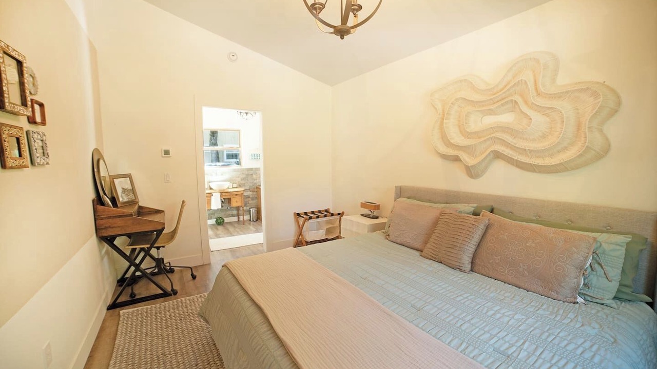 Photo of Bedroom in Glen Ellen