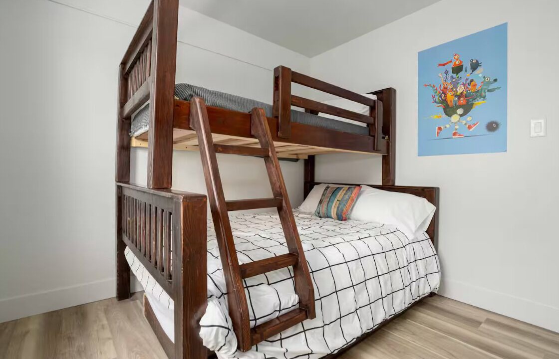 Photo of Bedroom in Midway City