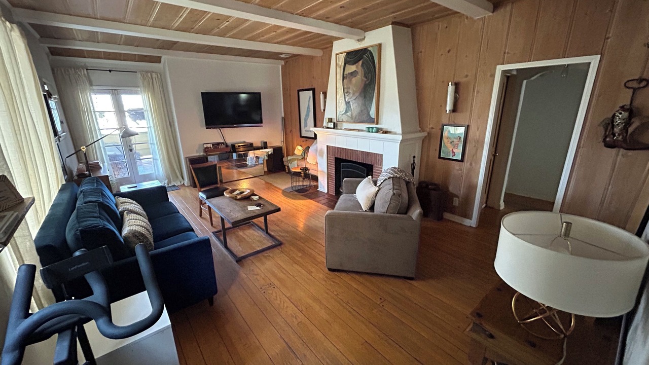 Photo of Livingroom in Adams Hill