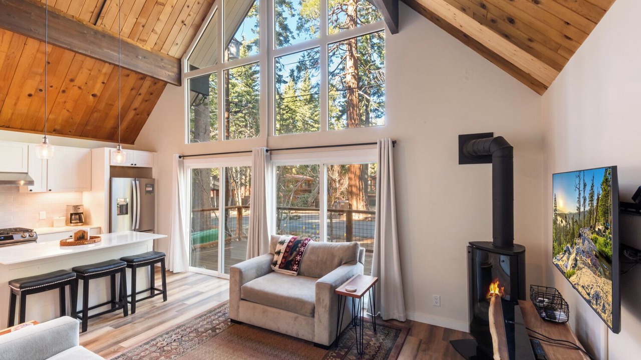 Photo of Livingroom in Tahoma