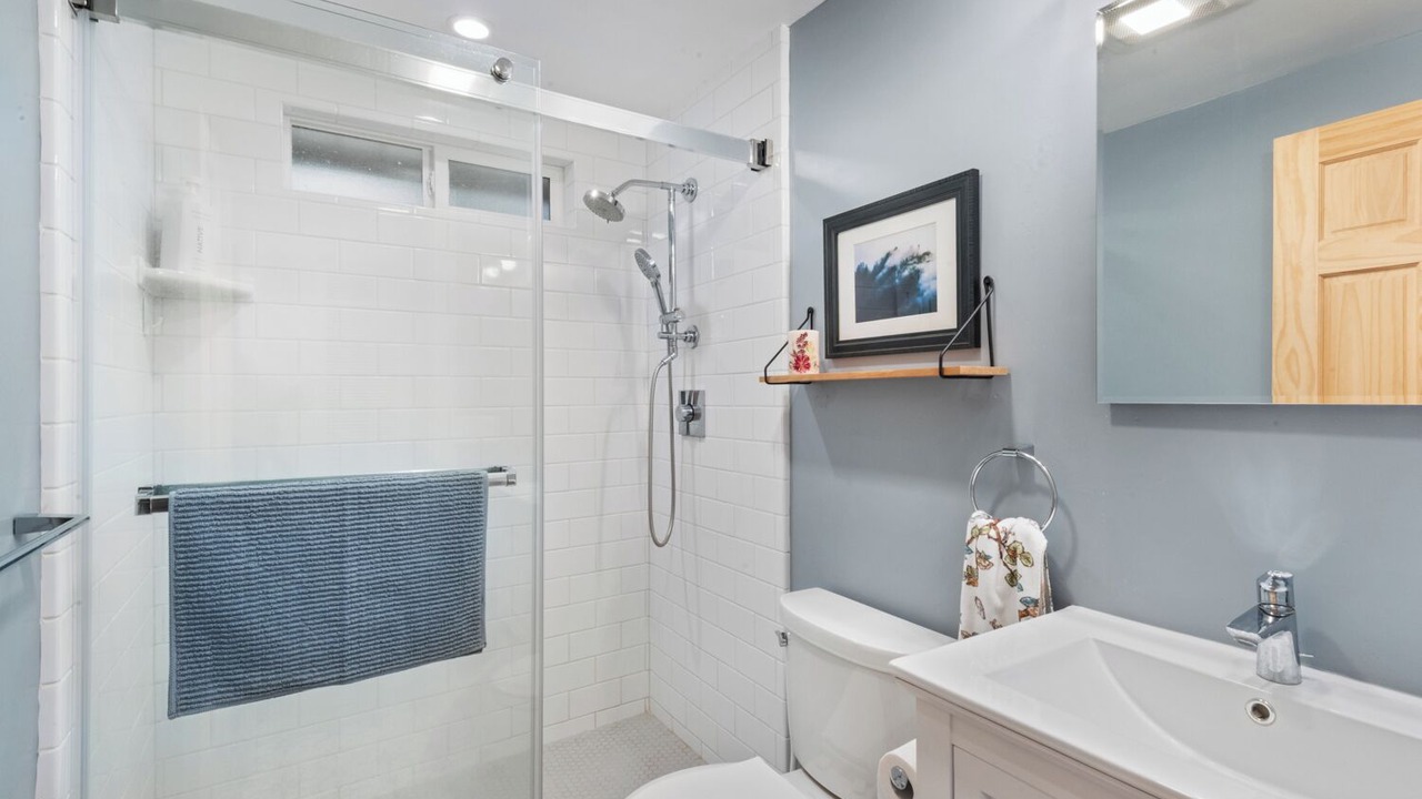 Photo of Bathroom in Tahoma