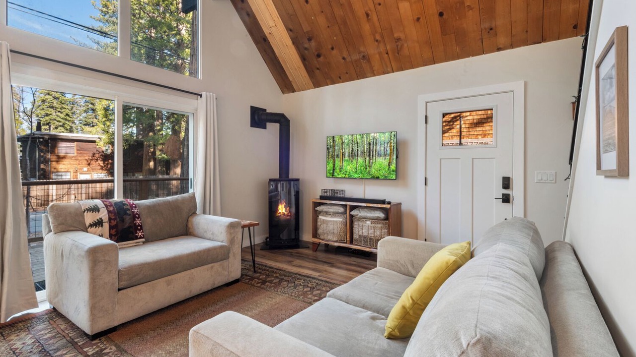Photo of Livingroom in Tahoma