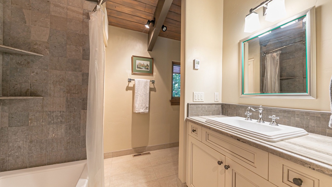 Photo of Bathroom in Tahoma
