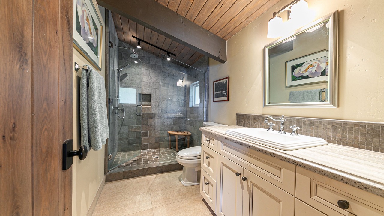 Photo of Bathroom in Tahoma