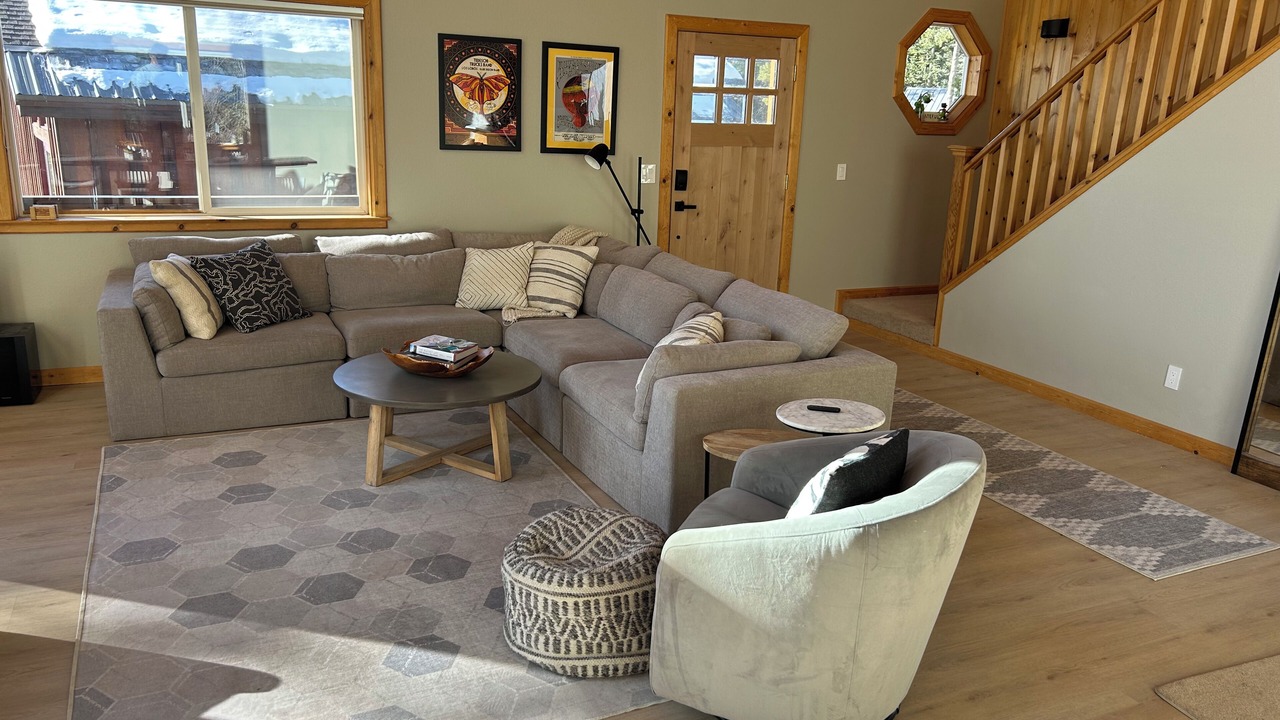 Photo of Livingroom in Serene Lakes