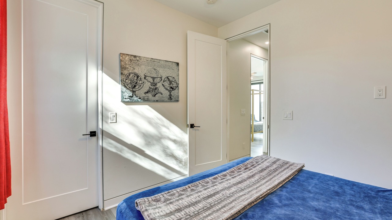 Photo of Bedroom in Garfield