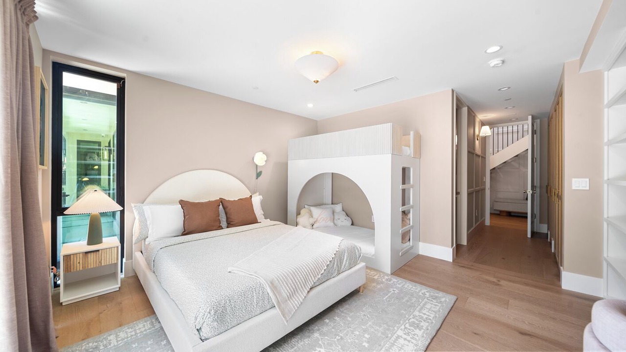 Photo of Bedroom in Mount Olympus