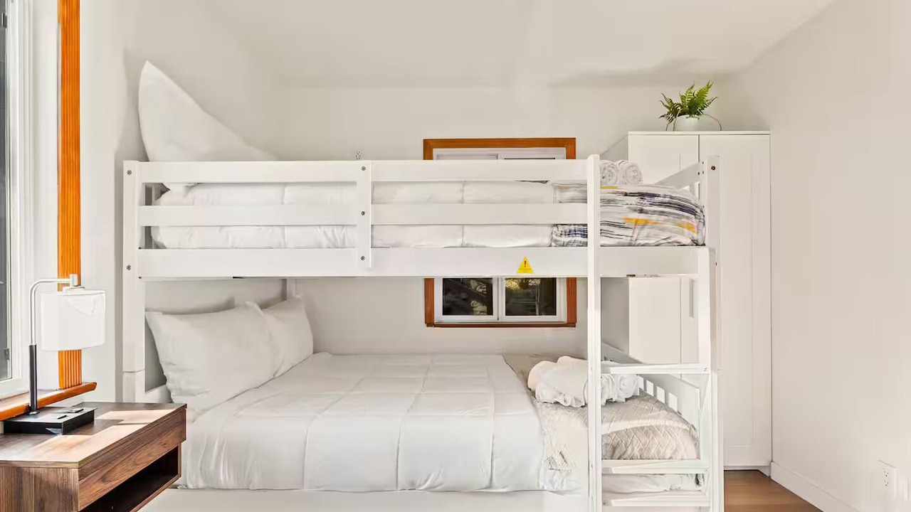 Photo of Bedroom in Crestline