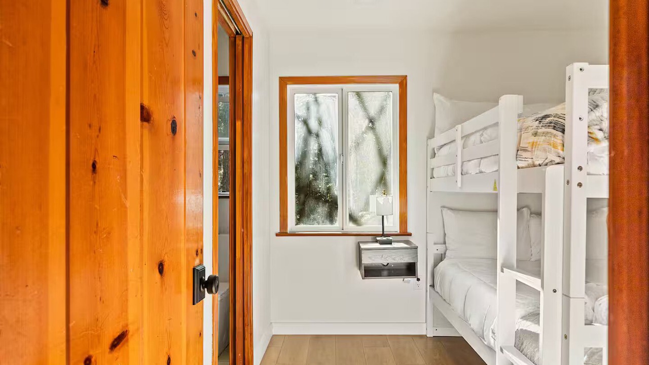 Photo of Bedroom in Crestline