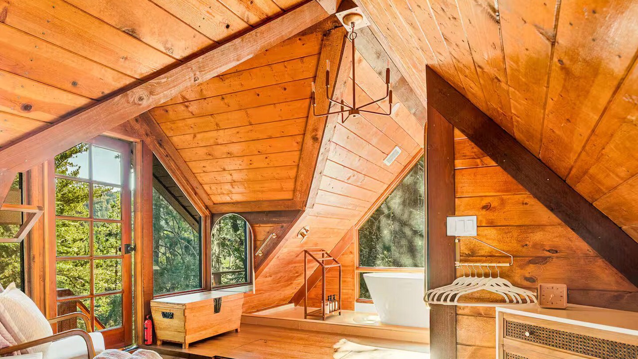 Photo of Bedroom in Crestline