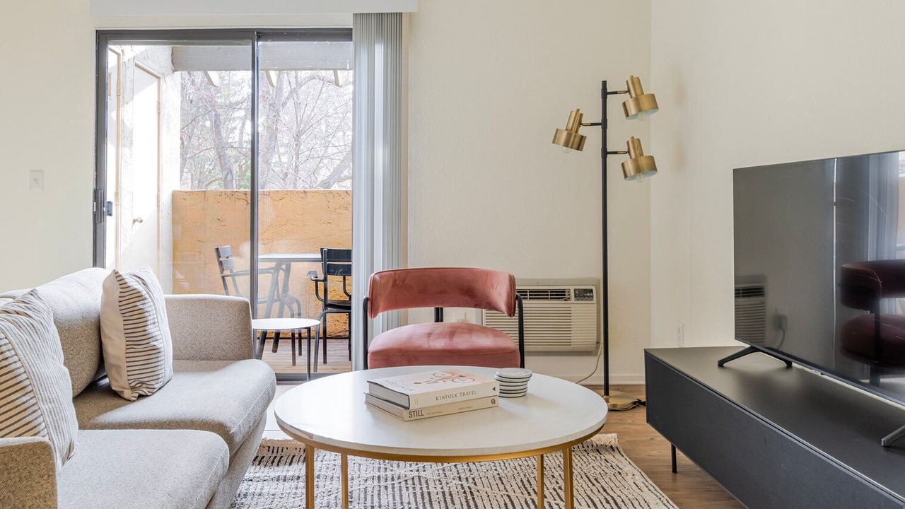 Photo of Livingroom in Shoreline West