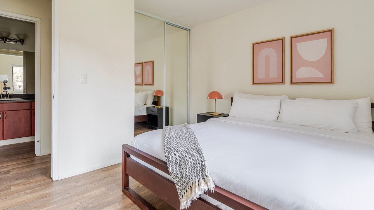 Photo of Bedroom in Shoreline West