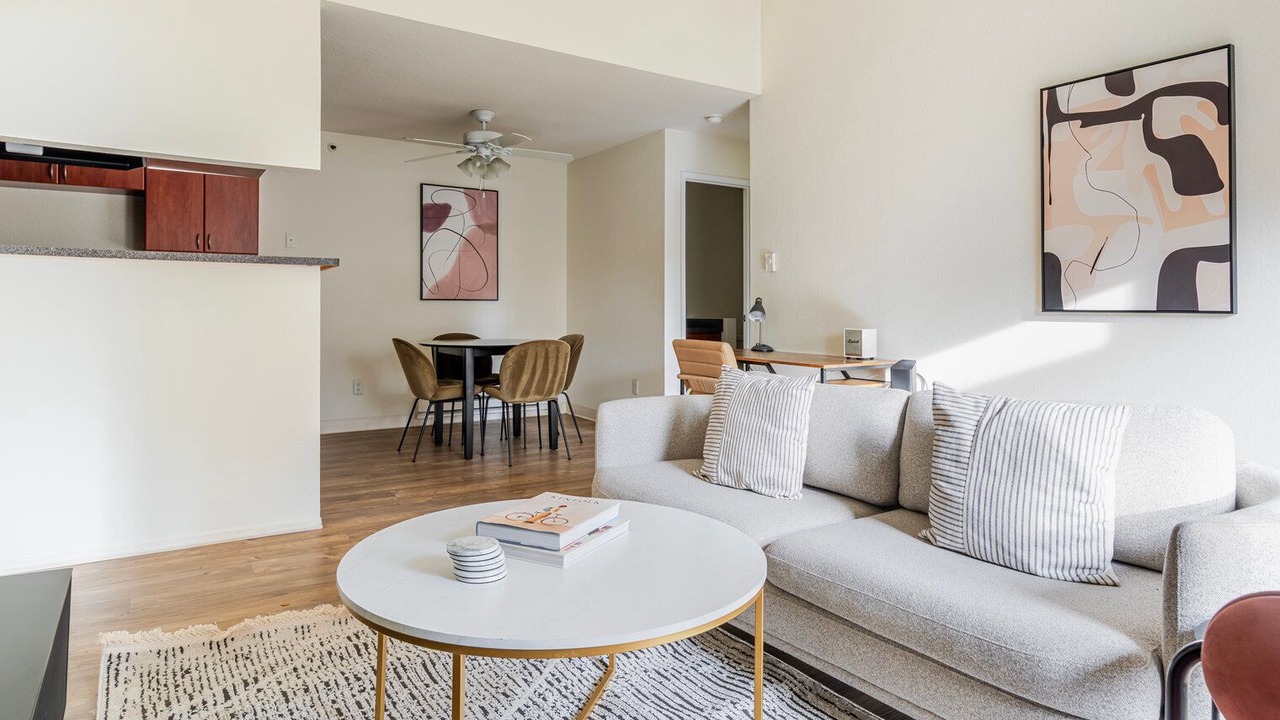 Photo of Livingroom in Shoreline West