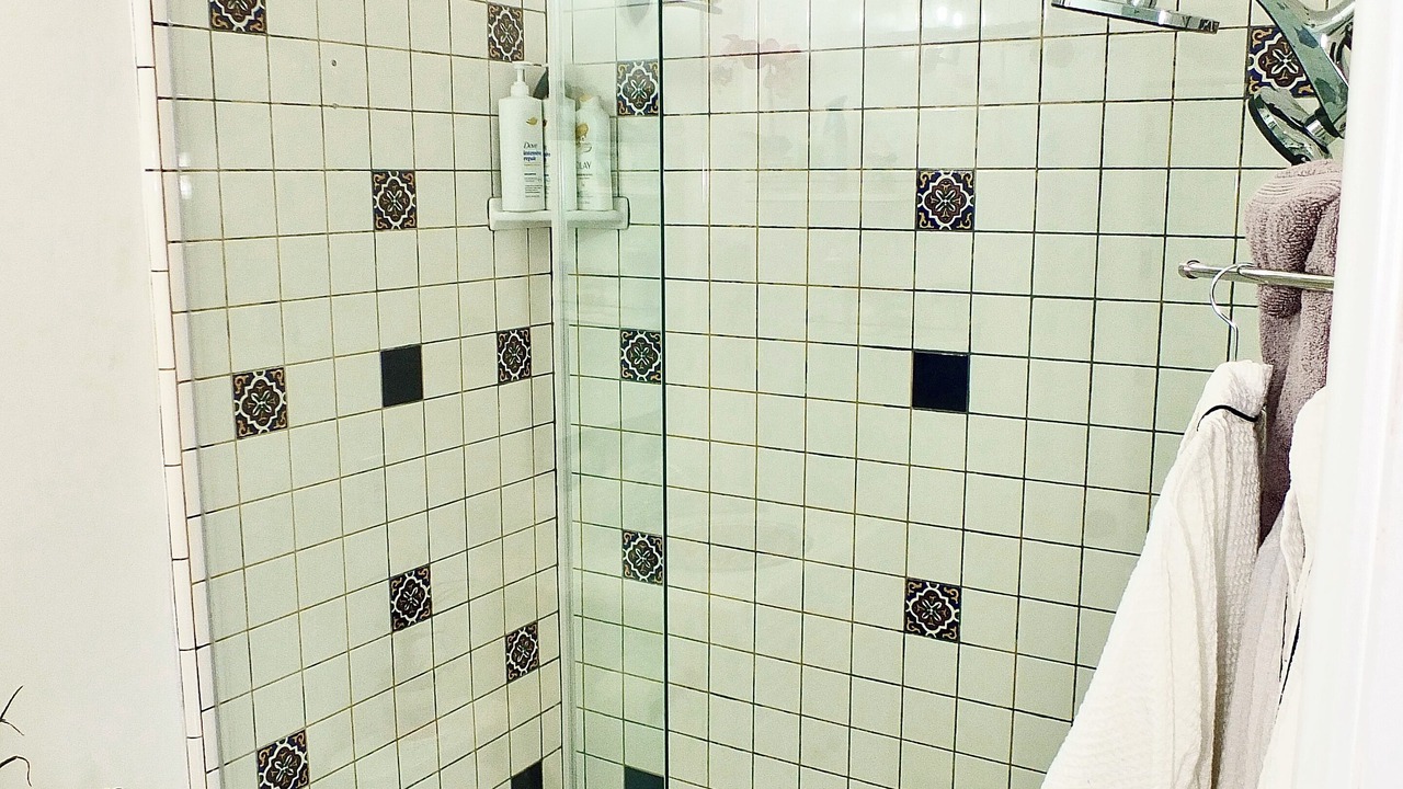 Photo of Bathroom in Belmont Shore
