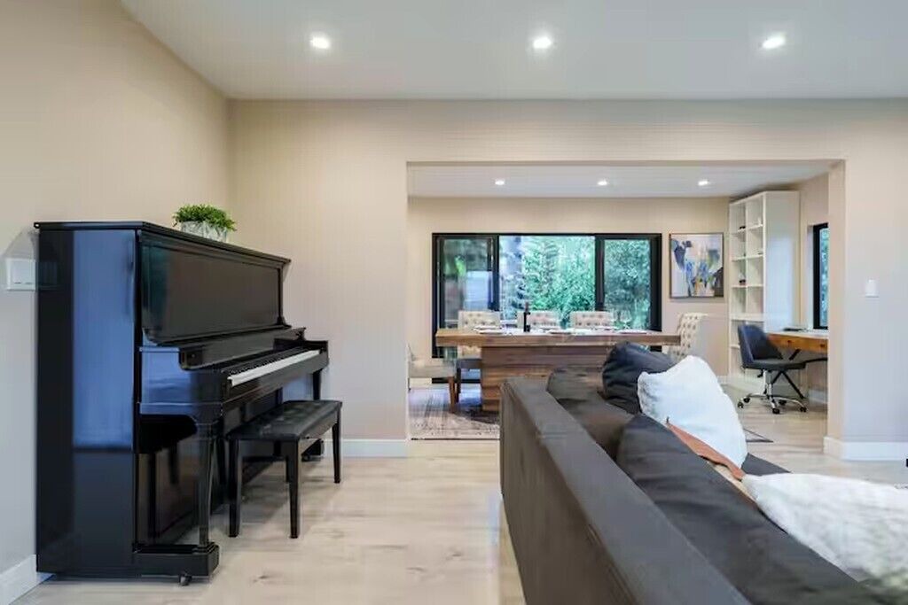 Photo of Livingroom in Crescenta Highlands