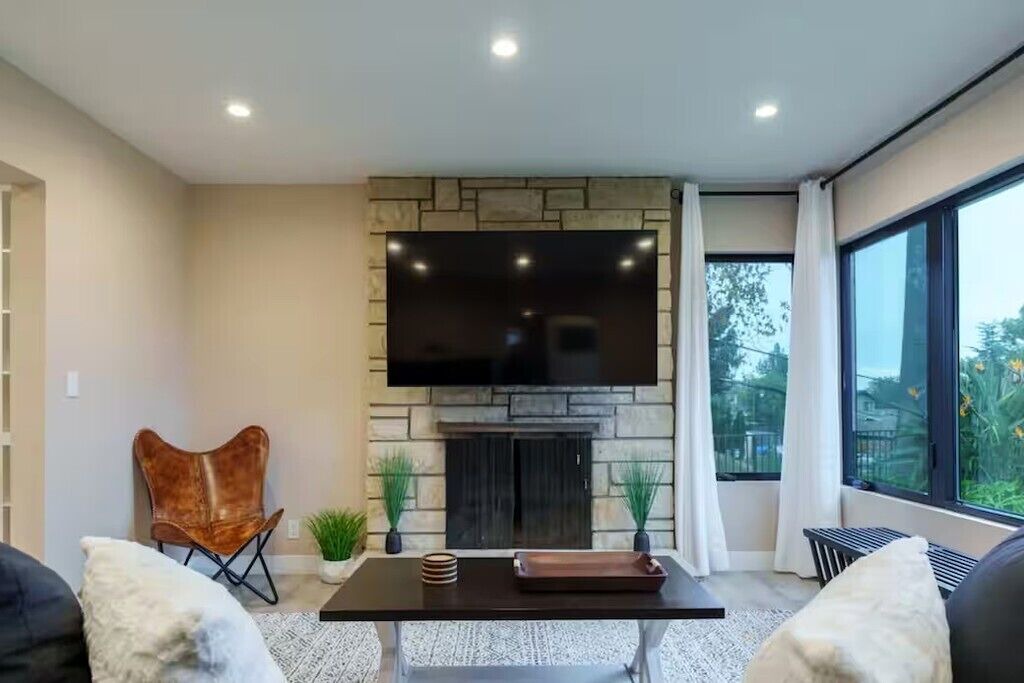 Photo of Livingroom in Crescenta Highlands