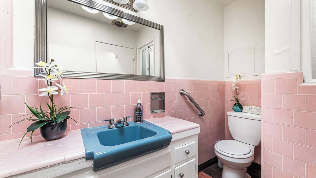 Photo of Bathroom in Fairfax District