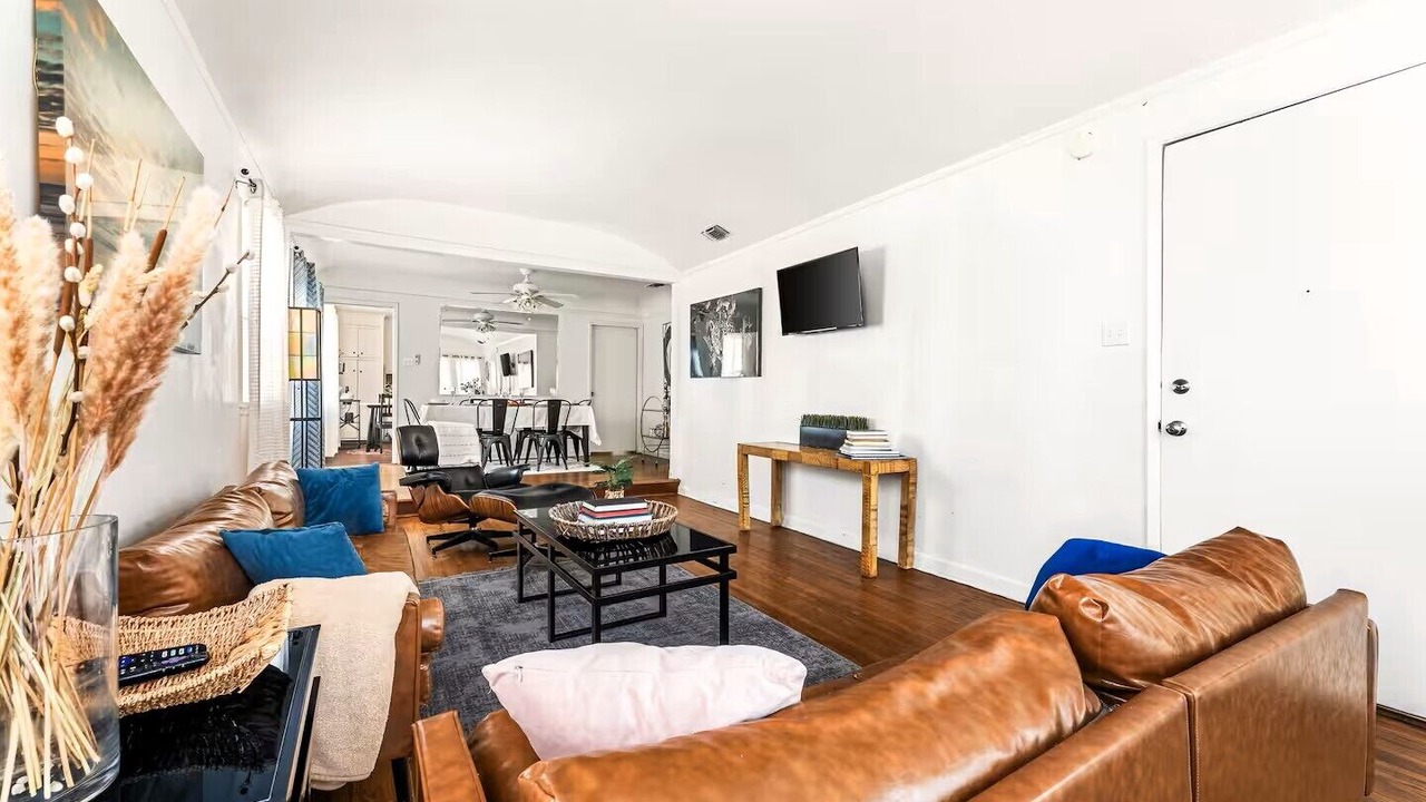 Photo of Livingroom in Fairfax District