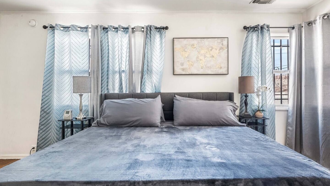 Photo of Bedroom in Fairfax District