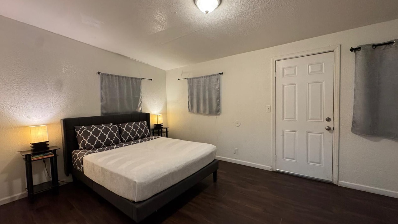 Photo of Bedroom in Fairfax District