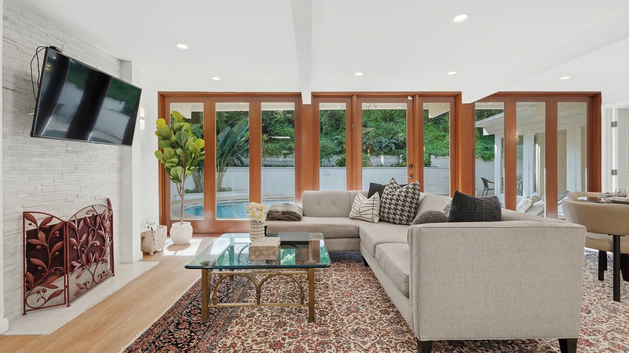 Photo of Bedroom in Beverly Glen