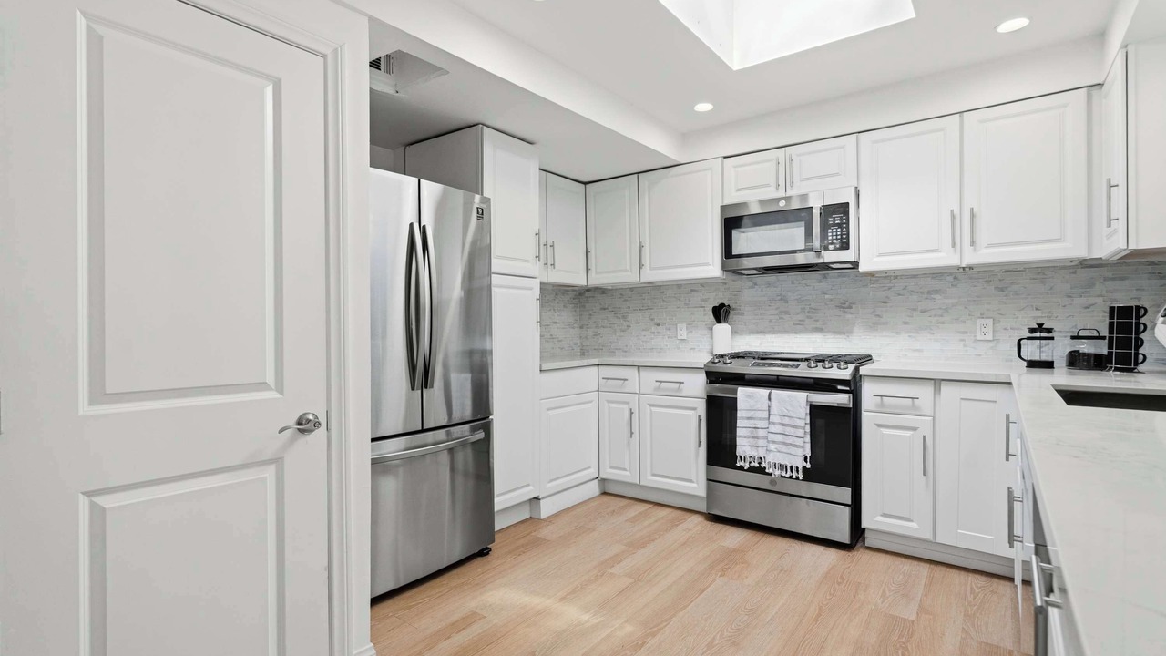 Photo of Bedroom in Beverly Glen