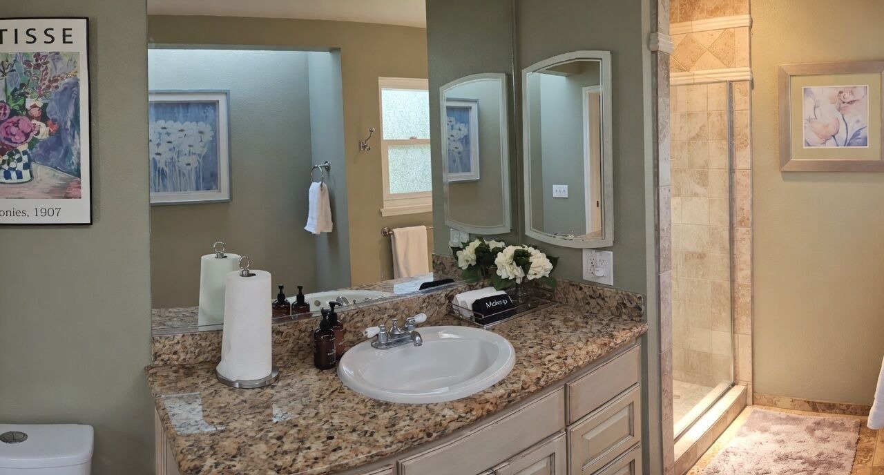 Photo of Bathroom in Orange