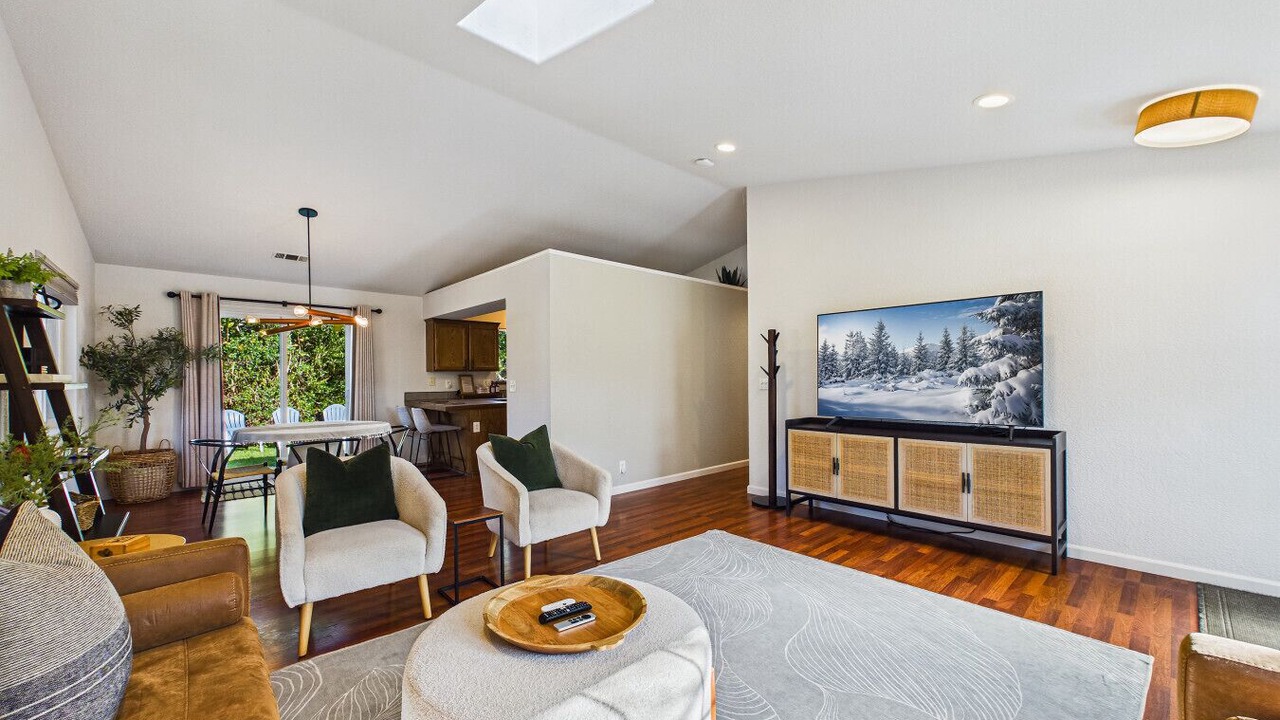Photo of Livingroom in McKinleyville