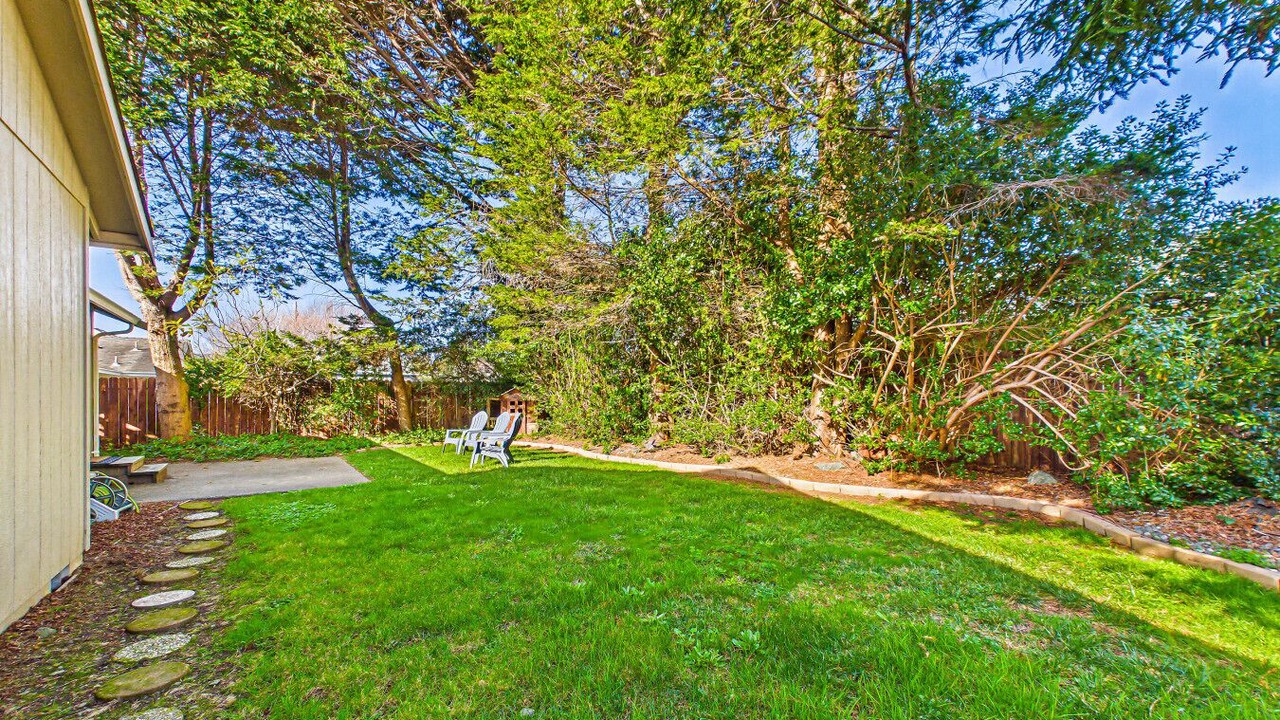 Photo of Patio Balcony in McKinleyville
