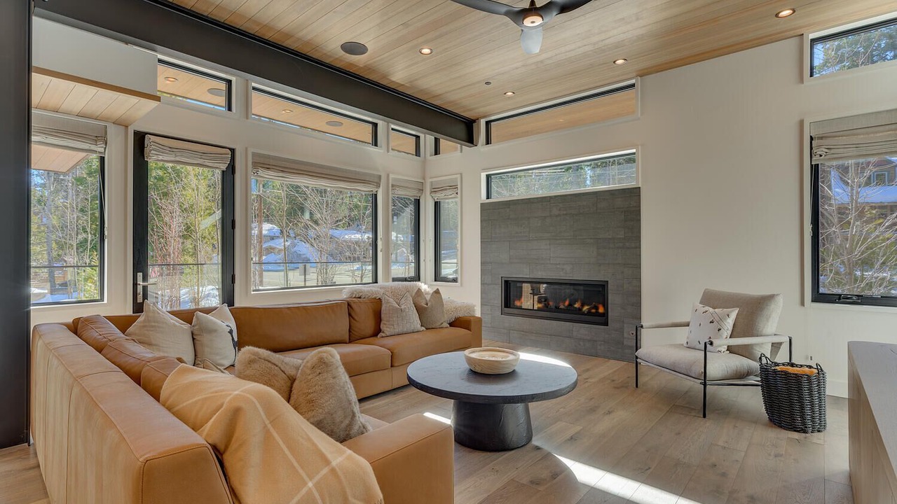 Photo of Livingroom in Tahoma
