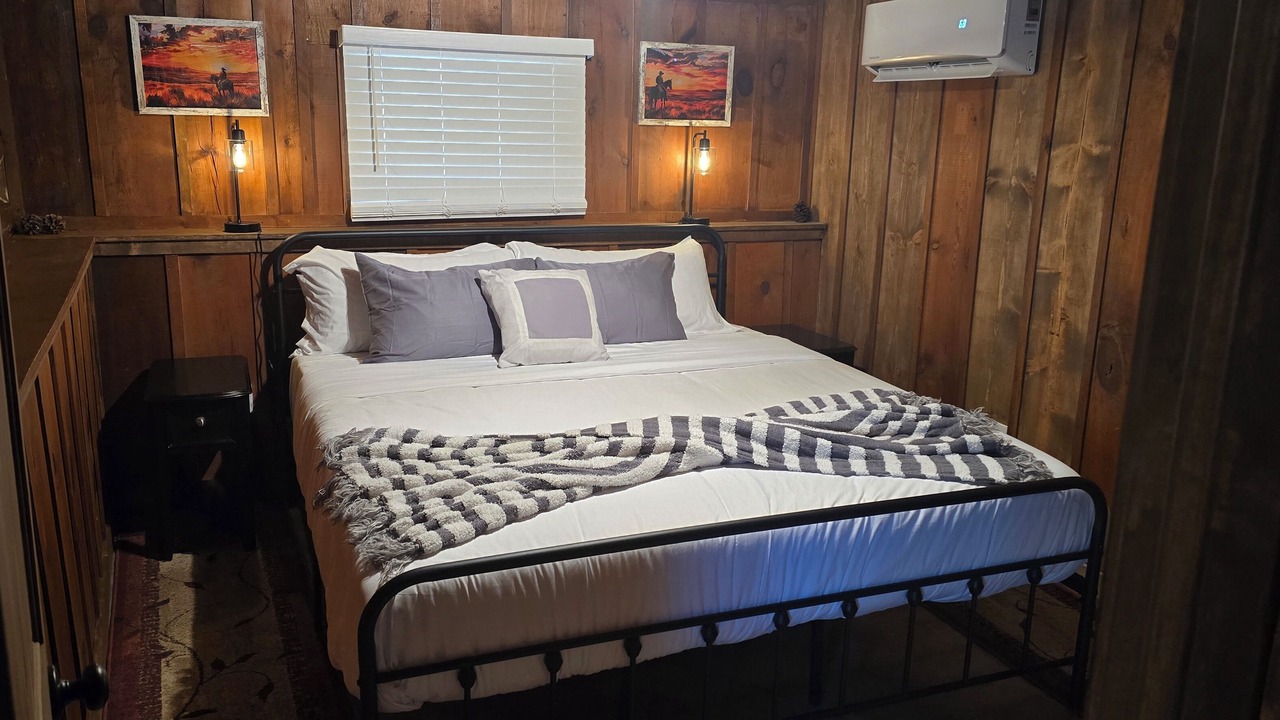 Photo of Bedroom in Mountain Club