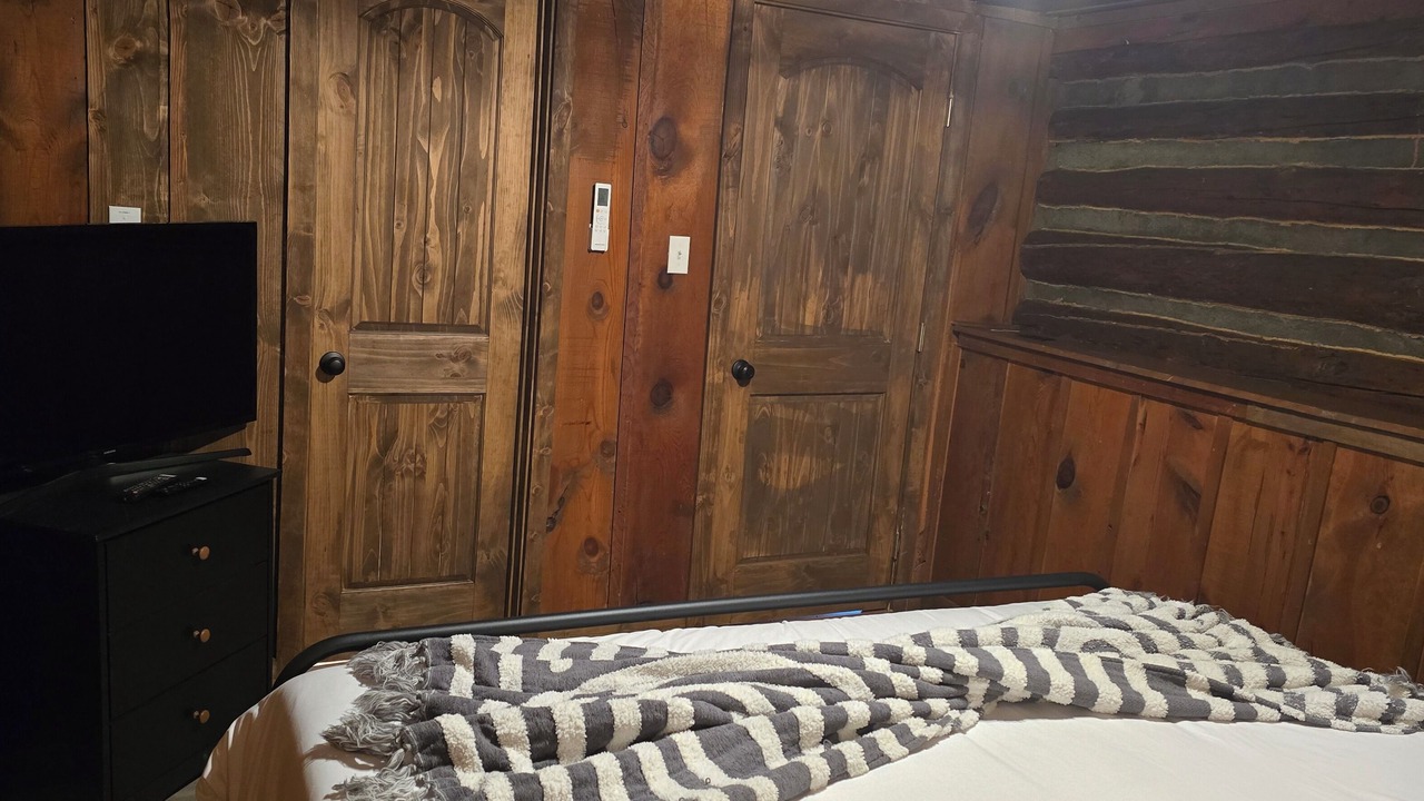 Photo of Bedroom in Mountain Club