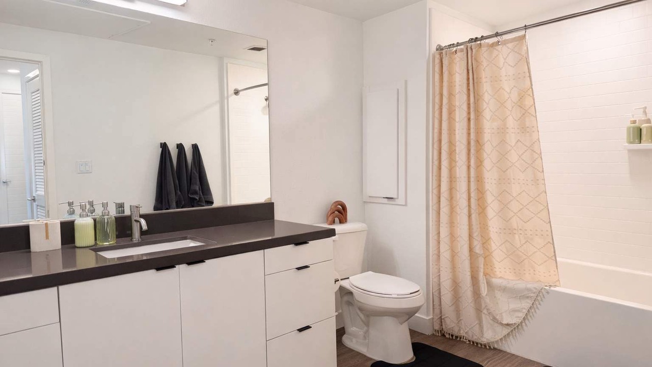 Photo of Bathroom in Lyon Street