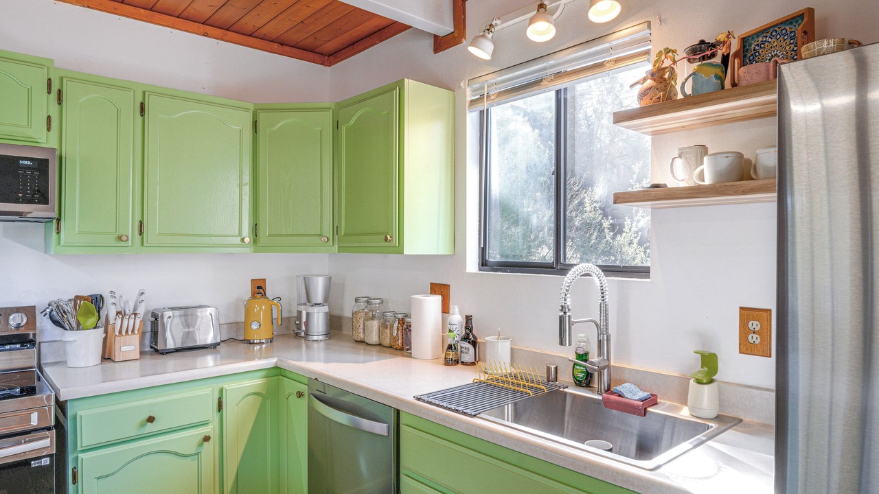 Photo of Kitchen in Pine Mountain Club