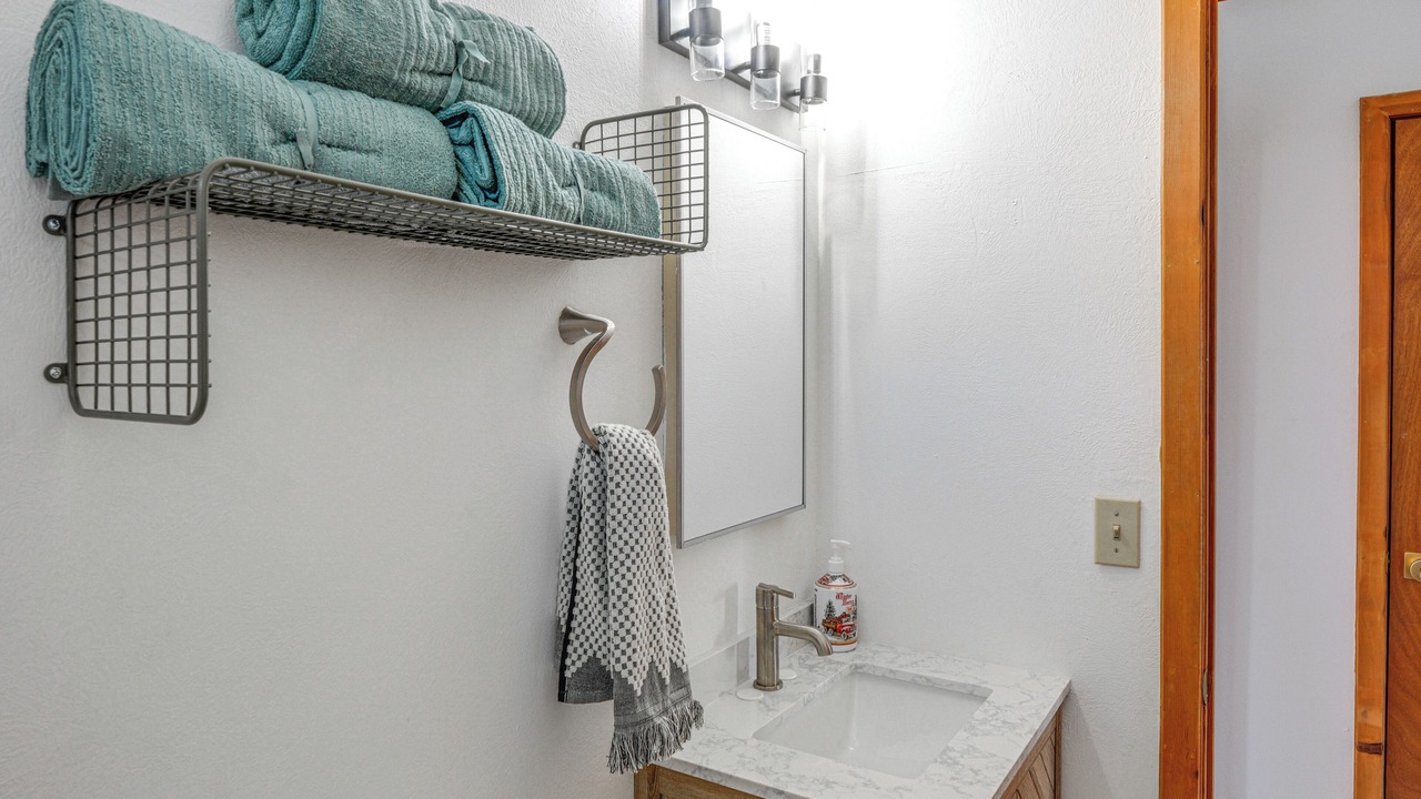 Photo of Bathroom in Pine Mountain Club