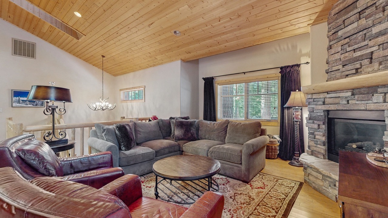 Photo of Livingroom in Sierra Tract